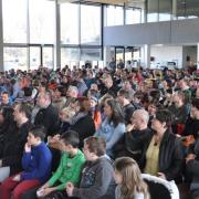 Herzlich willkommen: Die vollbesetzte Aula beim Tag der offenen Tür